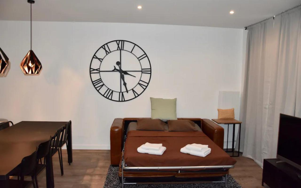 Elegant Appartement Dans Le Quartier Concorde A Париж Екстериор снимка